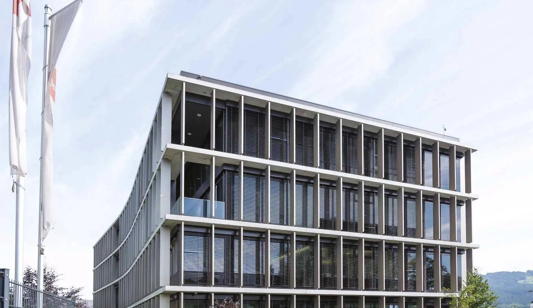 Public Building - Rondo, view 1 of 2
